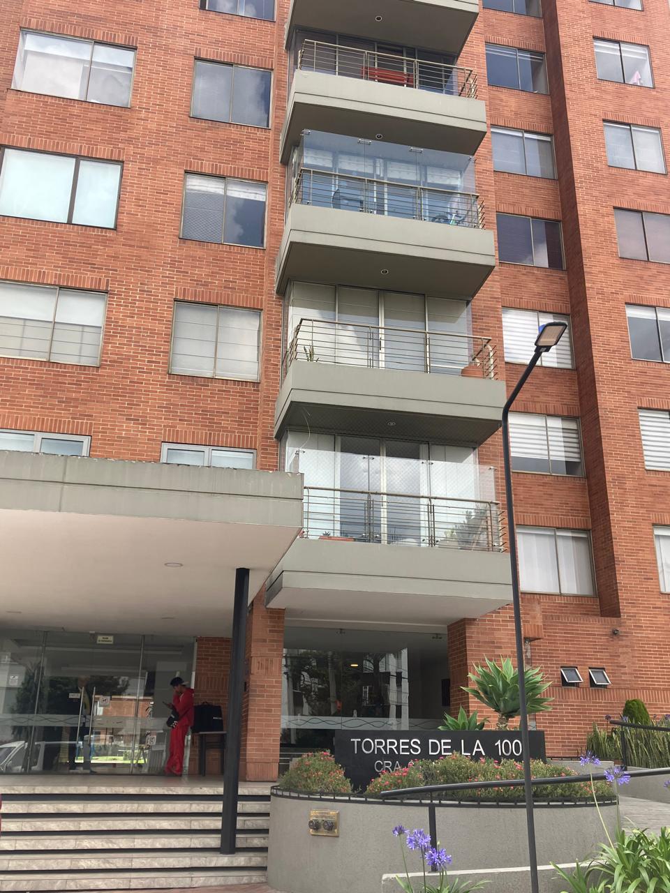 CONJUNTO RESIDENCIAL TORRES DE LA 100 P.H.